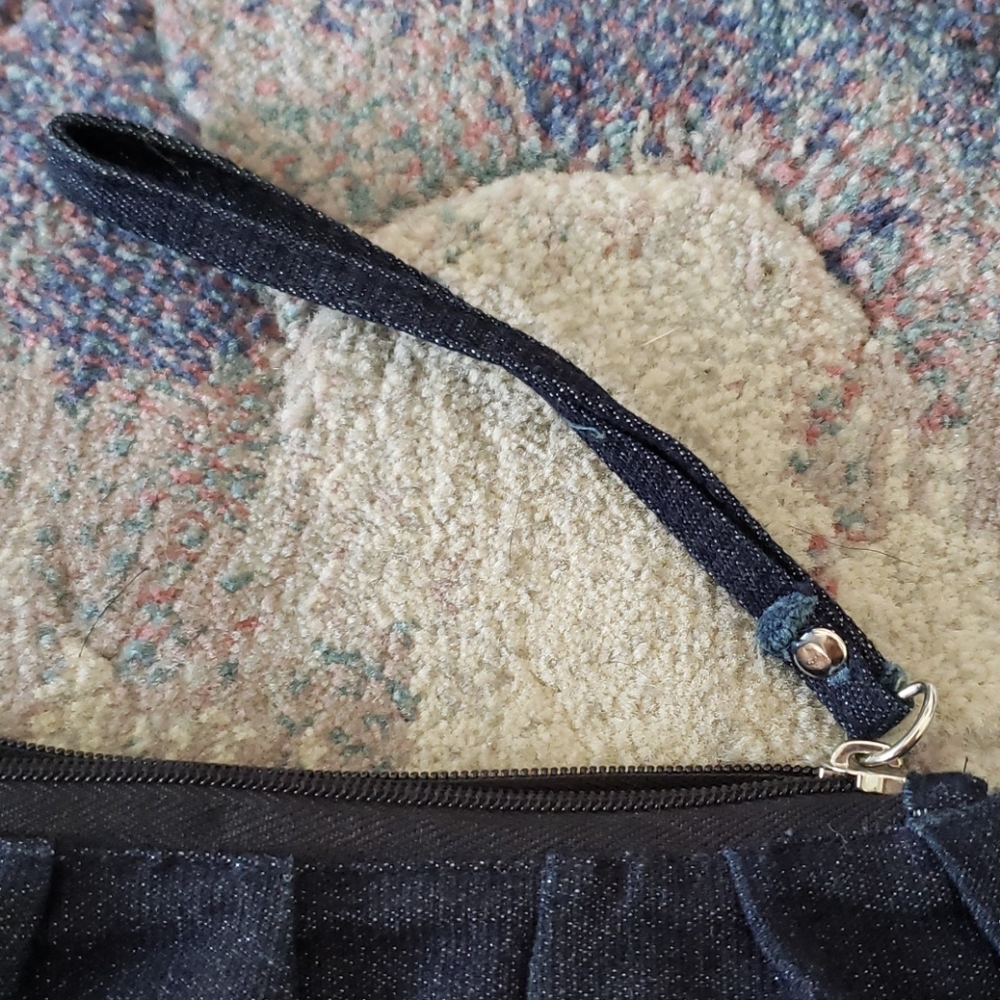 J.Lo Denim sunglasse wristlet - Picture 2 of 6